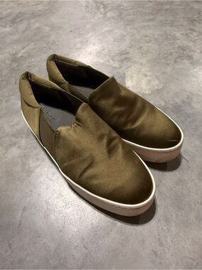 Slip-On Casual Sneakers in Olive